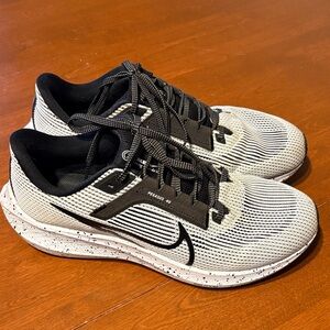 Nike Black and White Running Shoes Womens 10